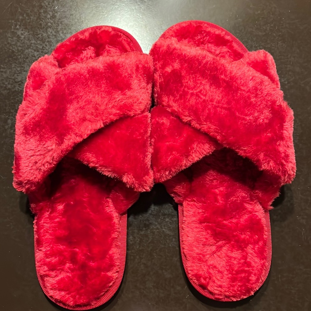 ♥ FUZZY & LUXURY SLIPPER SHOES size 8.5-9.5.NEW